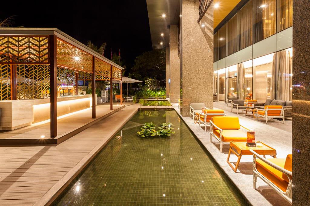 Crowne Plaza Vientiane Bar in Vientiane, Laos